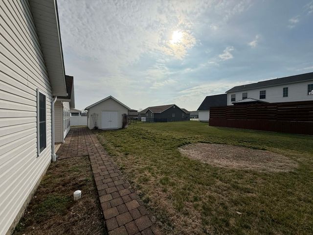 1111 Early Bird Lane, Marion, IL 62959