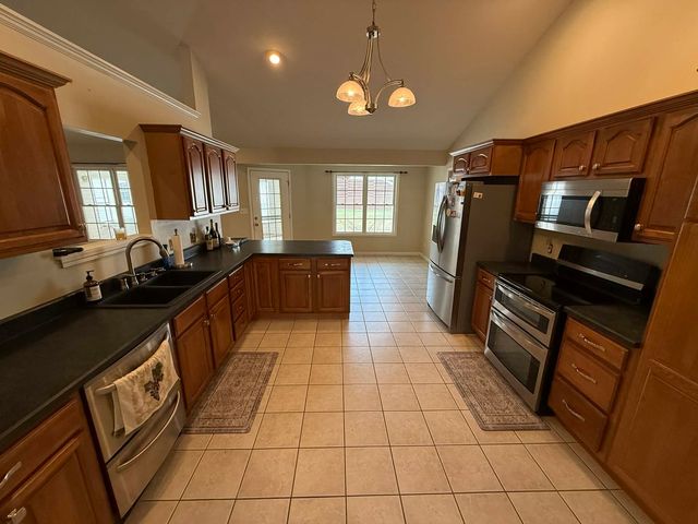 1111 Early Bird Lane, Marion, IL 62959