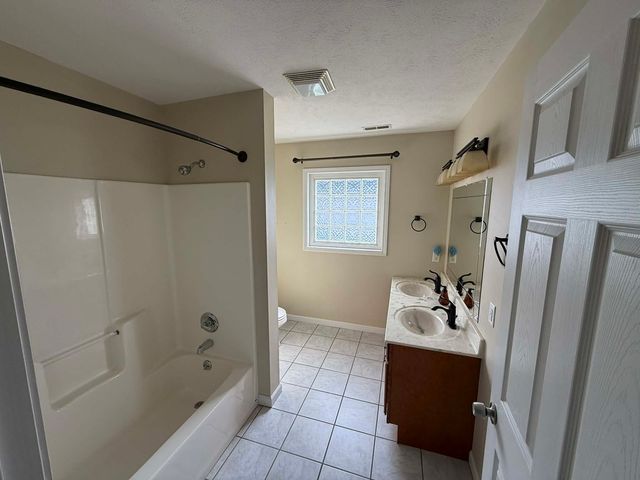 1111 Early Bird Lane, Marion, IL 62959