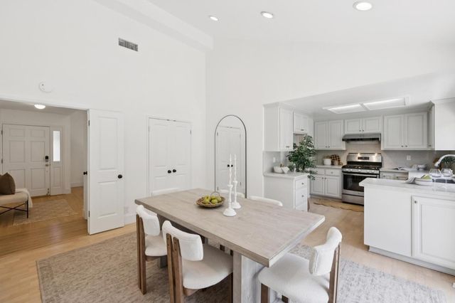 1086 Robbia Drive, Sunnyvale, CA 94087