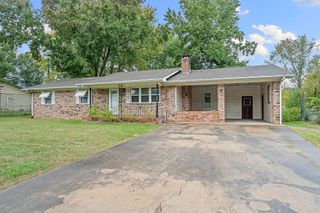 446 W Pickens Road, Pea Ridge, AR 72751