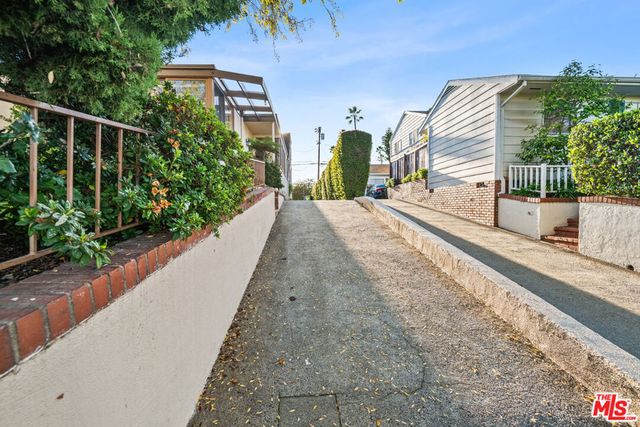1621 Manning Avenue, Los Angeles, CA 90024