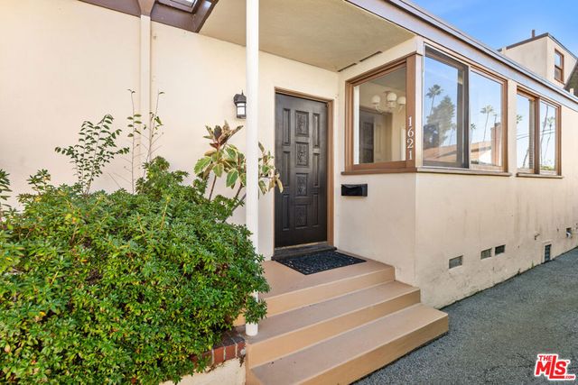 1621 Manning Avenue, Los Angeles, CA 90024