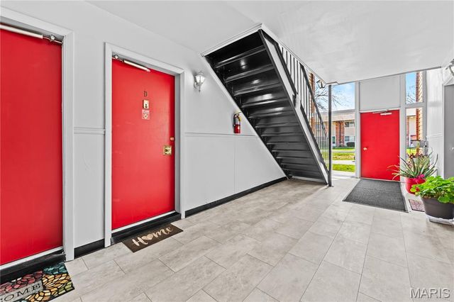 9117 Villaridge Court D, St Louis, MO 63123