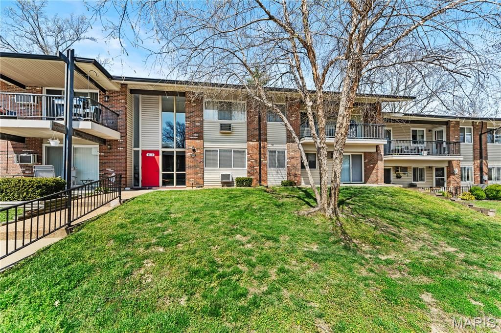 9117 Villaridge Court D, St Louis, MO 63123