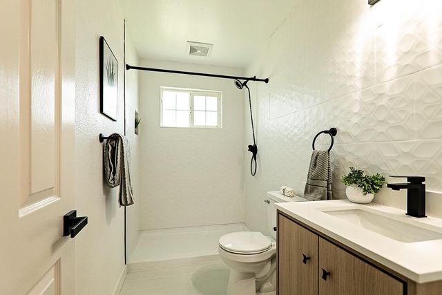 790 Hillsdale Dr, Turlock, CA 95382