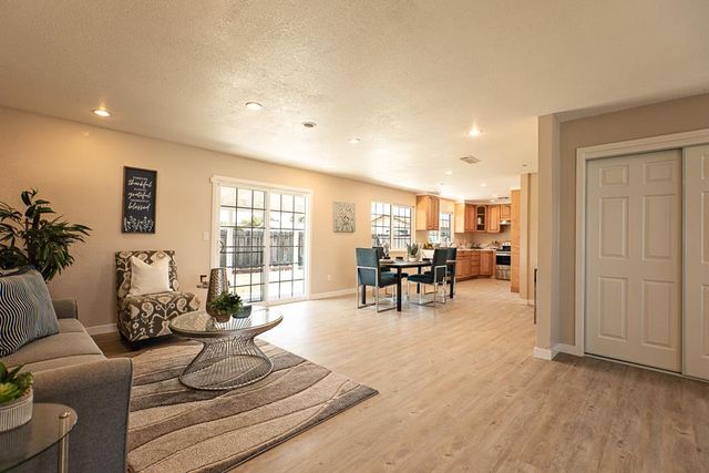 790 Hillsdale Dr, Turlock, CA 95382