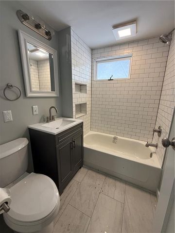 320 N Fairview Avenue, Liberty, MO 64068