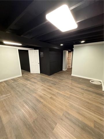 320 N Fairview Avenue, Liberty, MO 64068