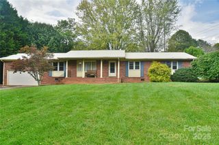 24 Camelot Drive, Clyde, NC 28721