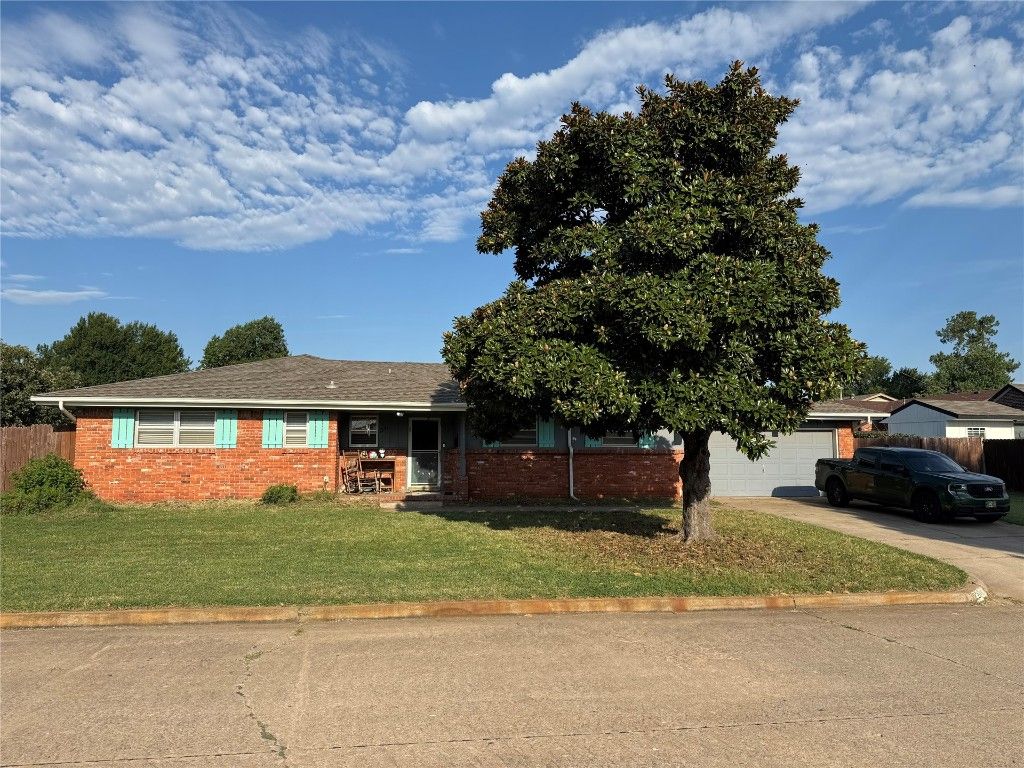 2201 N Mueller Avenue, Bethany, OK 73008