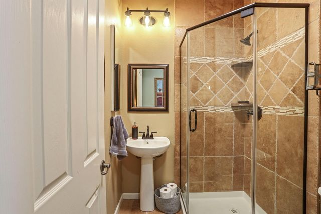 565 Bodeson Ct, Ripon, CA 95366