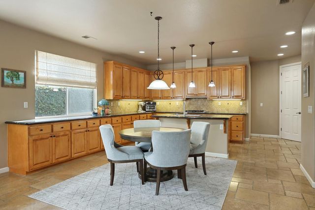 565 Bodeson Ct, Ripon, CA 95366