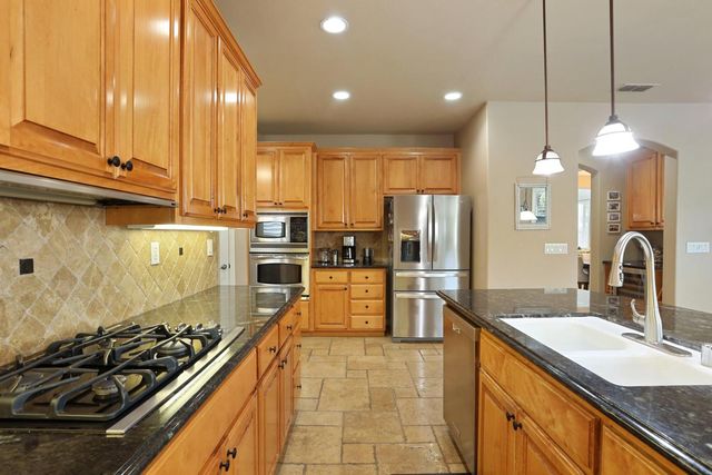 565 Bodeson Ct, Ripon, CA 95366