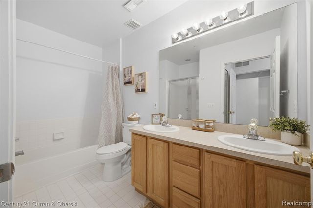 39444 Springwater Drive, Northville, MI 48168