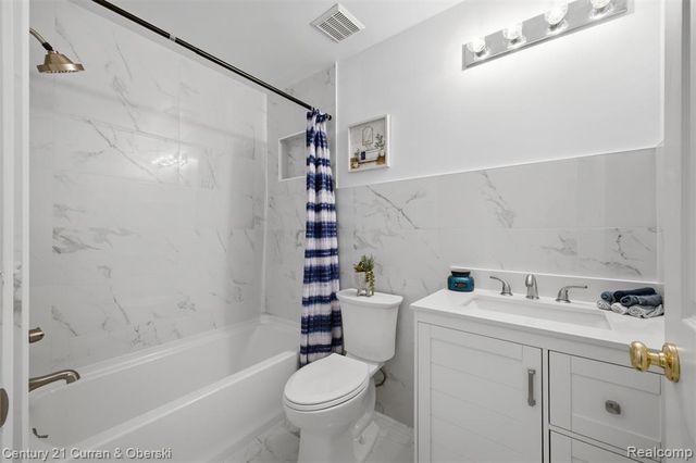 39444 Springwater Drive, Northville, MI 48168