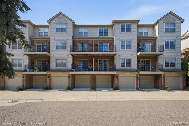 39444 Springwater Drive, Northville, MI 48168