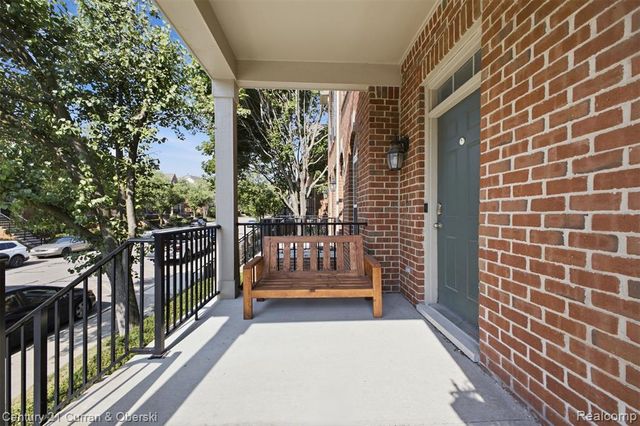 39444 Springwater Drive, Northville, MI 48168
