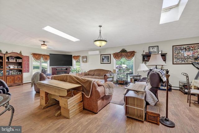 108 HOMESTEAD LN, Maurertown, VA 22644