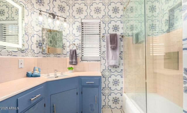 1720 N WHITTIER Drive, Phoenix, AZ 85006