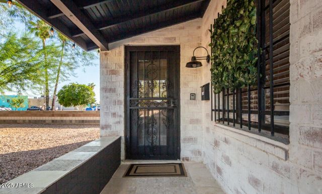 1720 N WHITTIER Drive, Phoenix, AZ 85006