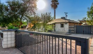 1720 N WHITTIER Drive, Phoenix, AZ 85006