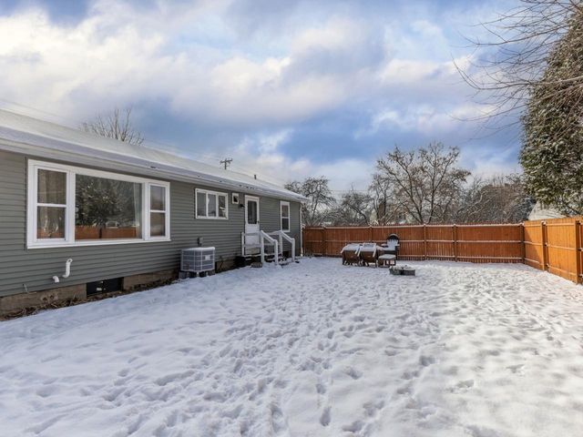 17 South Summit Street, Essex Junction, VT 05452