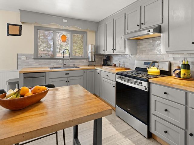 17 South Summit Street, Essex Junction, VT 05452