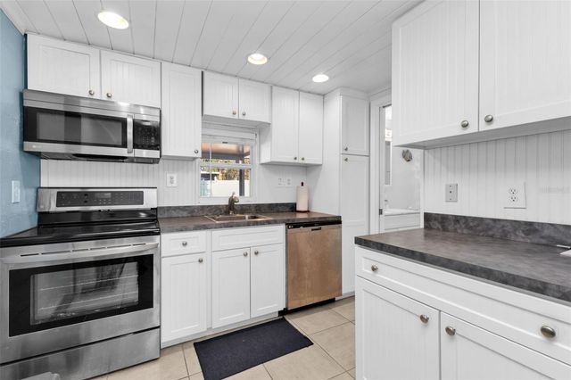 3215 PARK DRIVE, Punta Gorda, FL 33982