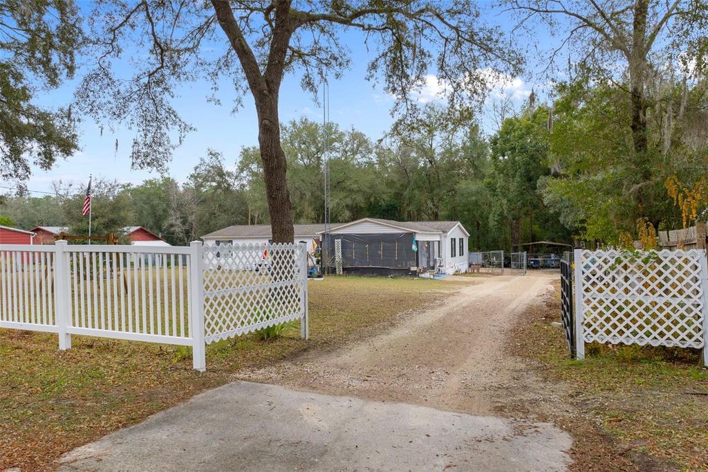 Image 2 of property listing at 2950 E DOVE COURT, Inverness, FL 34452