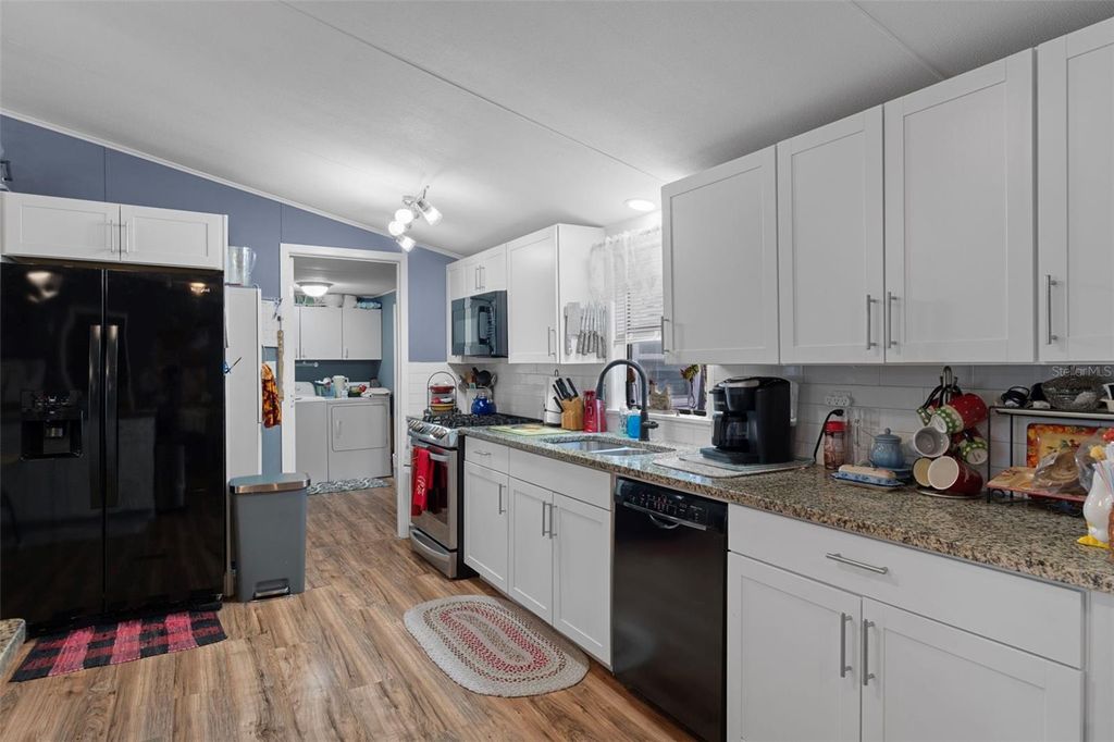 Image 15 of property listing at 2950 E DOVE COURT, Inverness, FL 34452