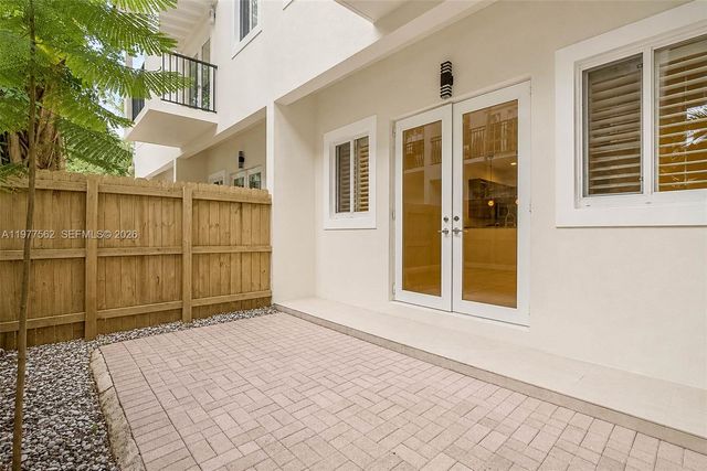 2945 Coconut Avenue, Miami, FL 33133