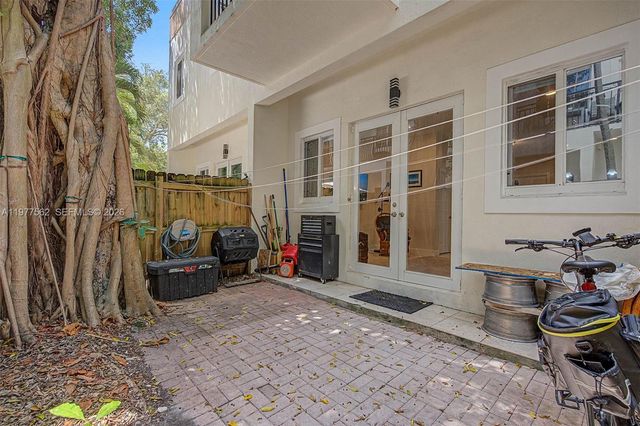 2945 Coconut Avenue, Miami, FL 33133