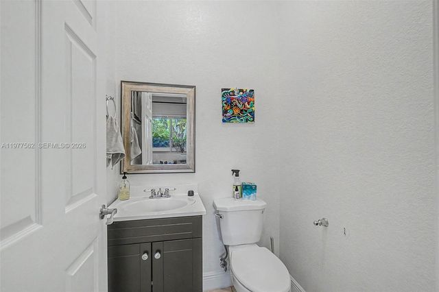 2945 Coconut Avenue, Miami, FL 33133