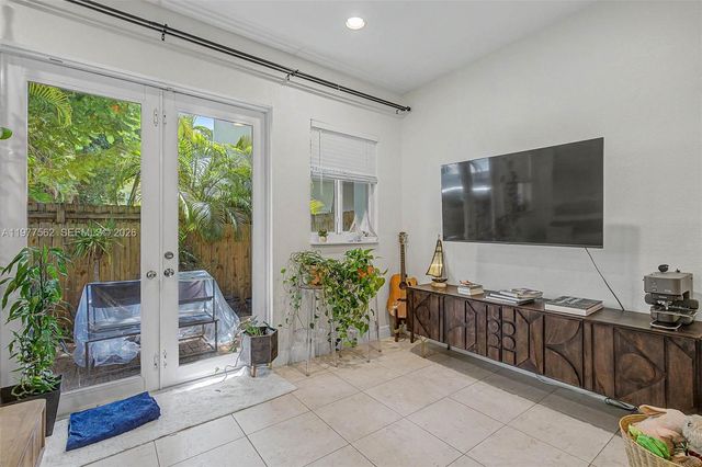 2945 Coconut Avenue, Miami, FL 33133