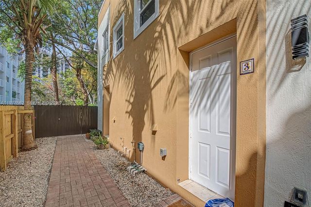 2945 Coconut Avenue, Miami, FL 33133
