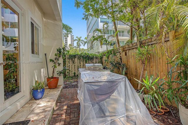 2945 Coconut Avenue, Miami, FL 33133