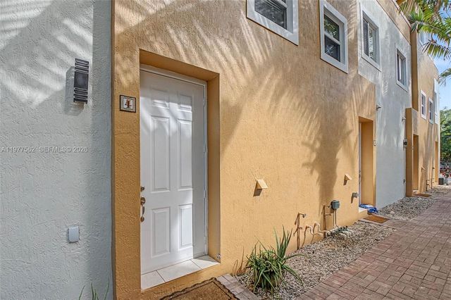 2945 Coconut Avenue, Miami, FL 33133