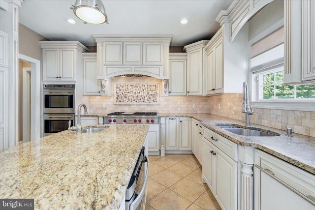 112 SWEETHOLLOW DR, Bear, DE 19701