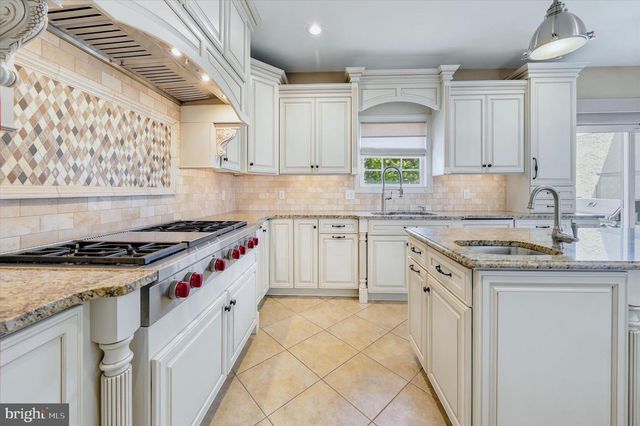 112 SWEETHOLLOW DR, Bear, DE 19701