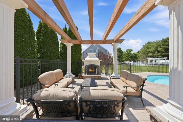 112 SWEETHOLLOW DR, Bear, DE 19701