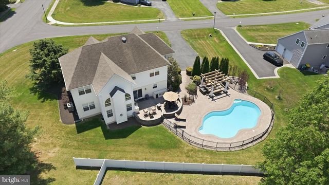 112 SWEETHOLLOW DR, Bear, DE 19701