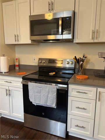 1216 Hardesty Boulevard, Akron, OH 44320