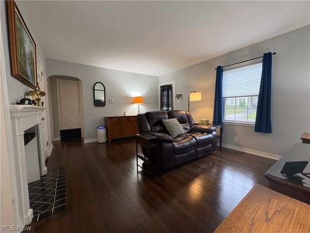 1216 Hardesty Boulevard, Akron, OH 44320