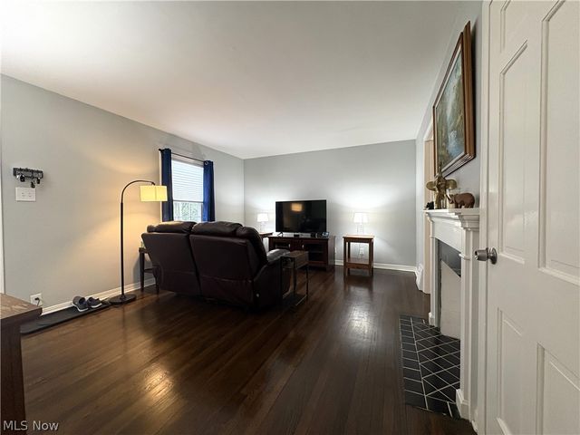 1216 Hardesty Boulevard, Akron, OH 44320