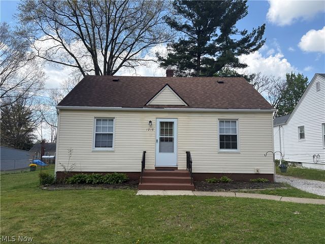 1216 Hardesty Boulevard, Akron, OH 44320