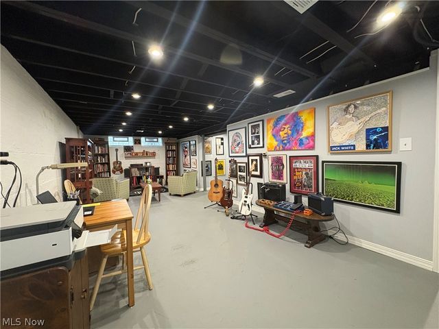 1216 Hardesty Boulevard, Akron, OH 44320