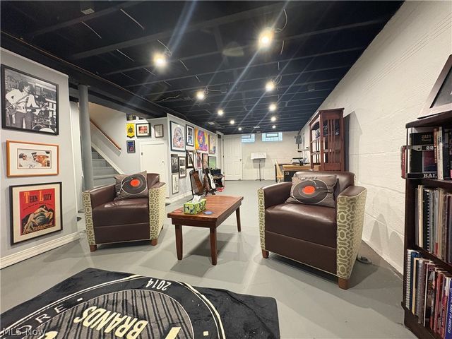 1216 Hardesty Boulevard, Akron, OH 44320