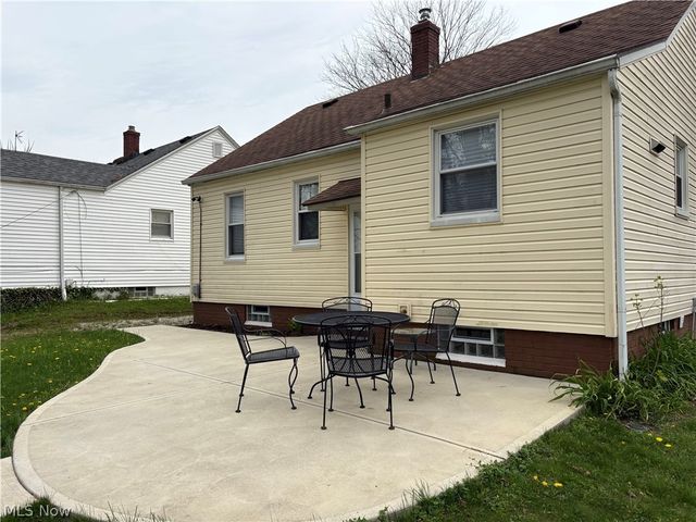 1216 Hardesty Boulevard, Akron, OH 44320
