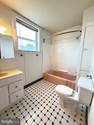 2213 S MILDRED ST, Philadelphia, PA 19148